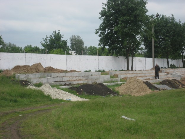 Строительство трибун стадиона в смт. Машевка. Строительство трибун стадиона в смт. Машевка.